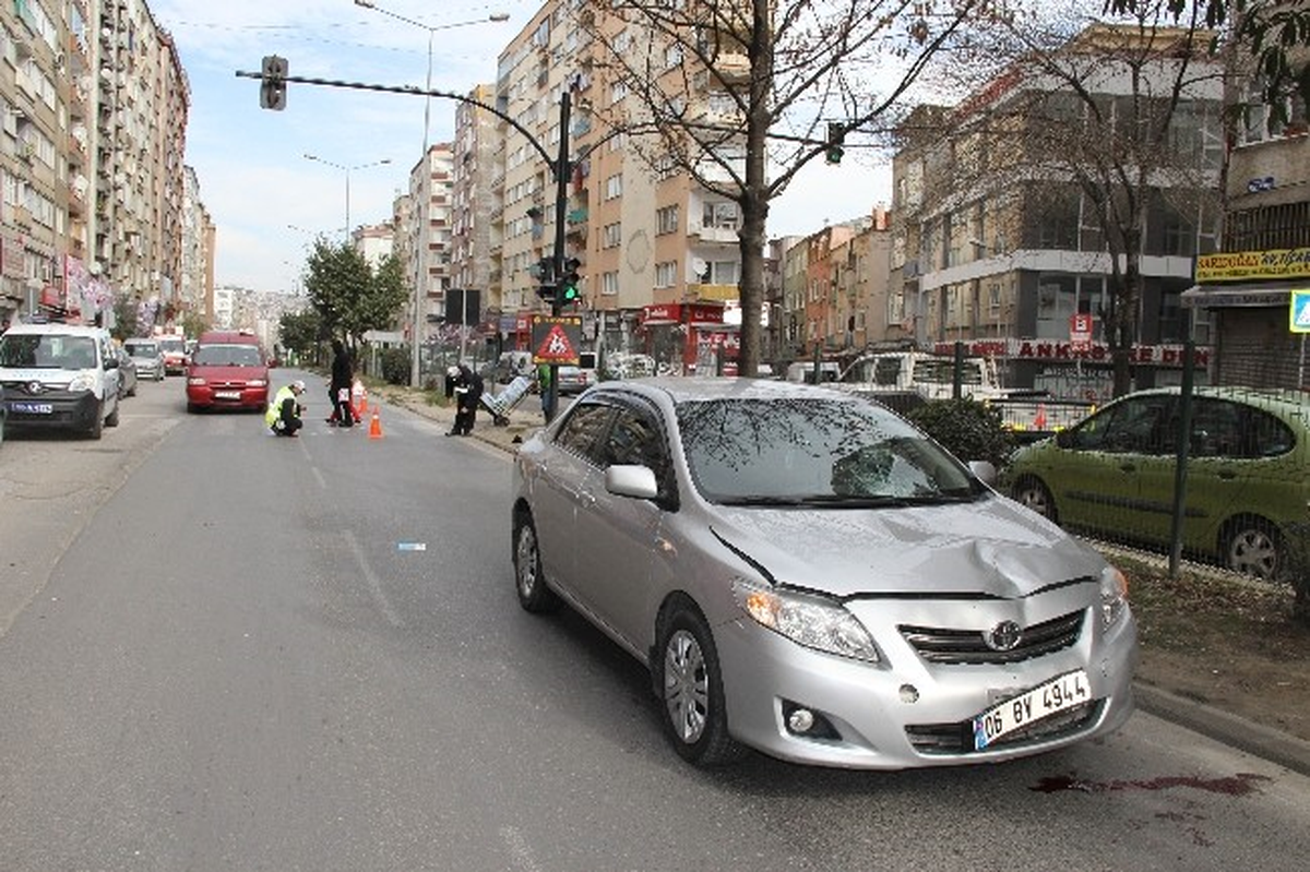 Otomobilin Çarptığı Yaşlı Adam Ağır Yaralandı
