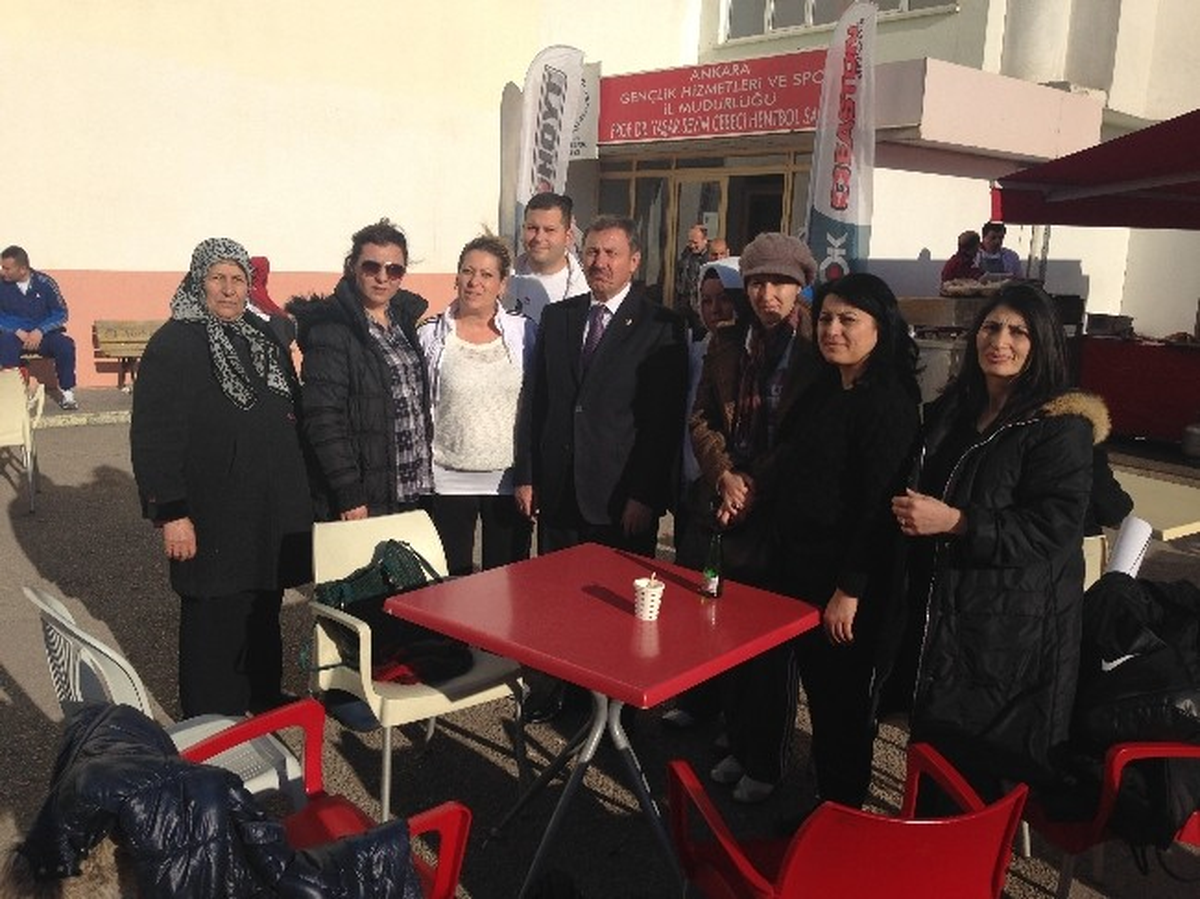 Özdağ Manisalı Minik Okçuları Ankara\'da Yalnız Bırakmadı
