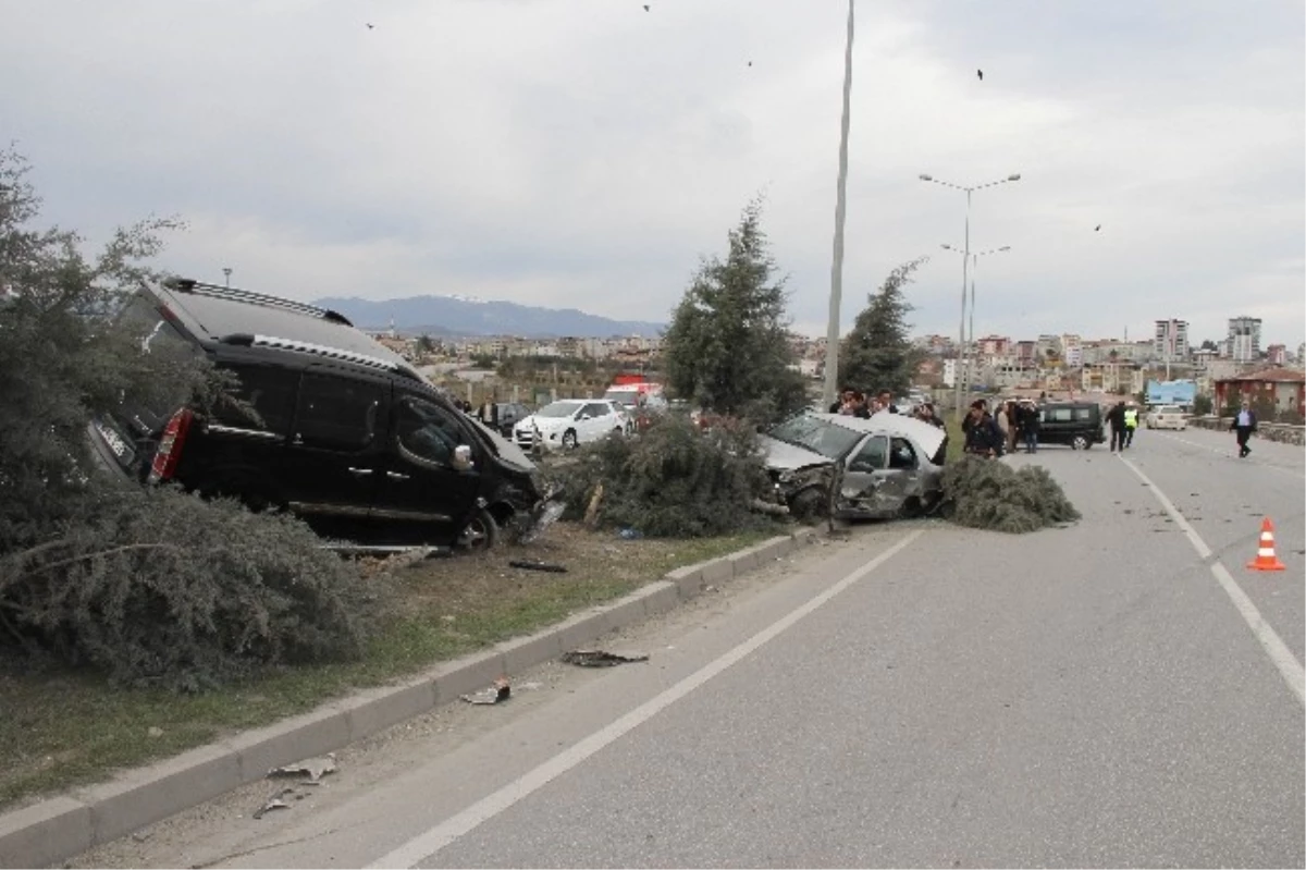 Samsun\'da Trafik Kazası: 7 Yaralı