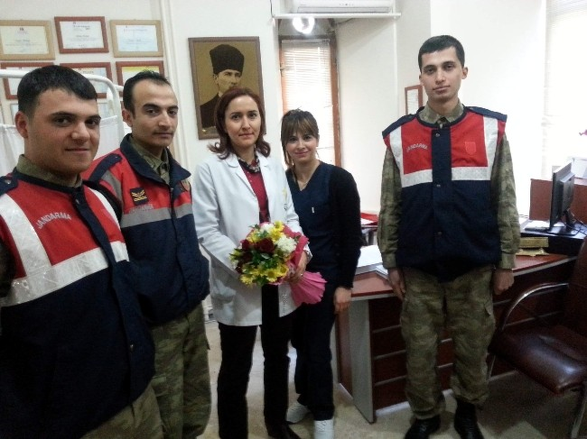 Sigarayı Bırakma Gününde Jandarma\'dan Anlamlı Ziyaret