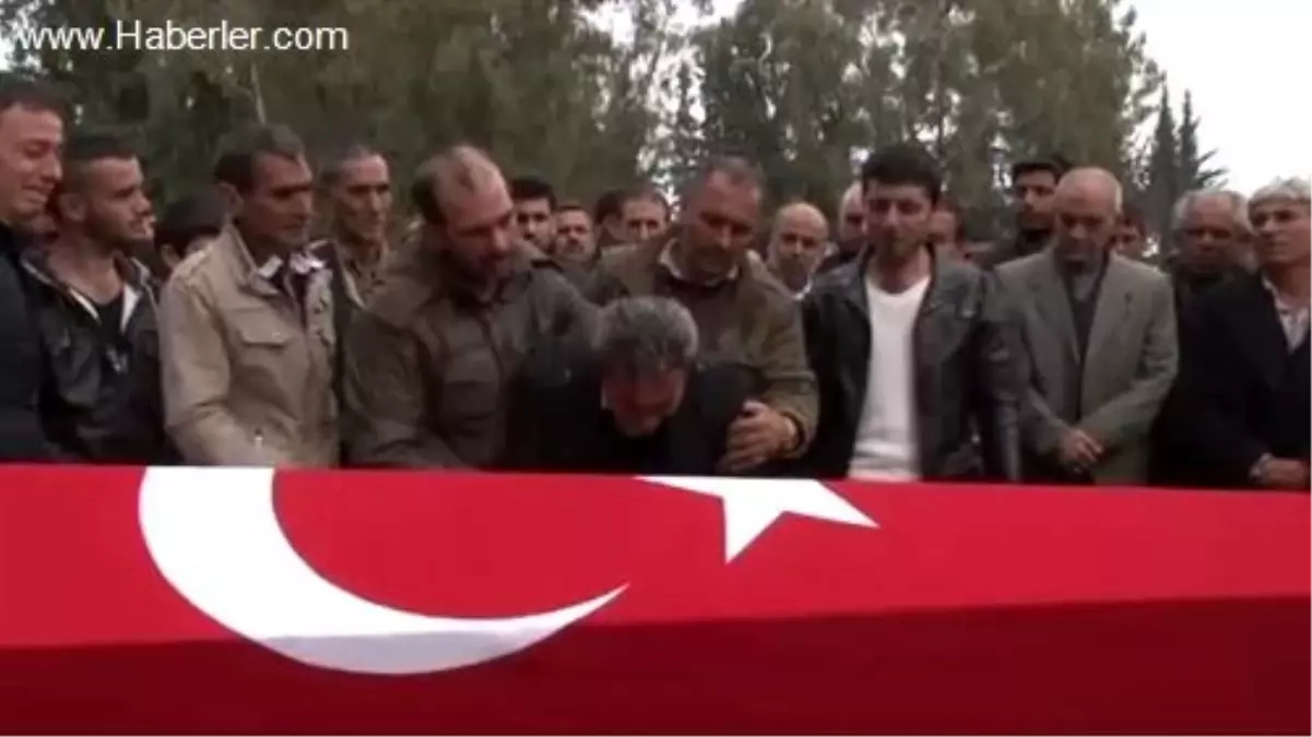 Van\'da Şehit Olan Askerler Son Yolculuğuna Uğurlandı