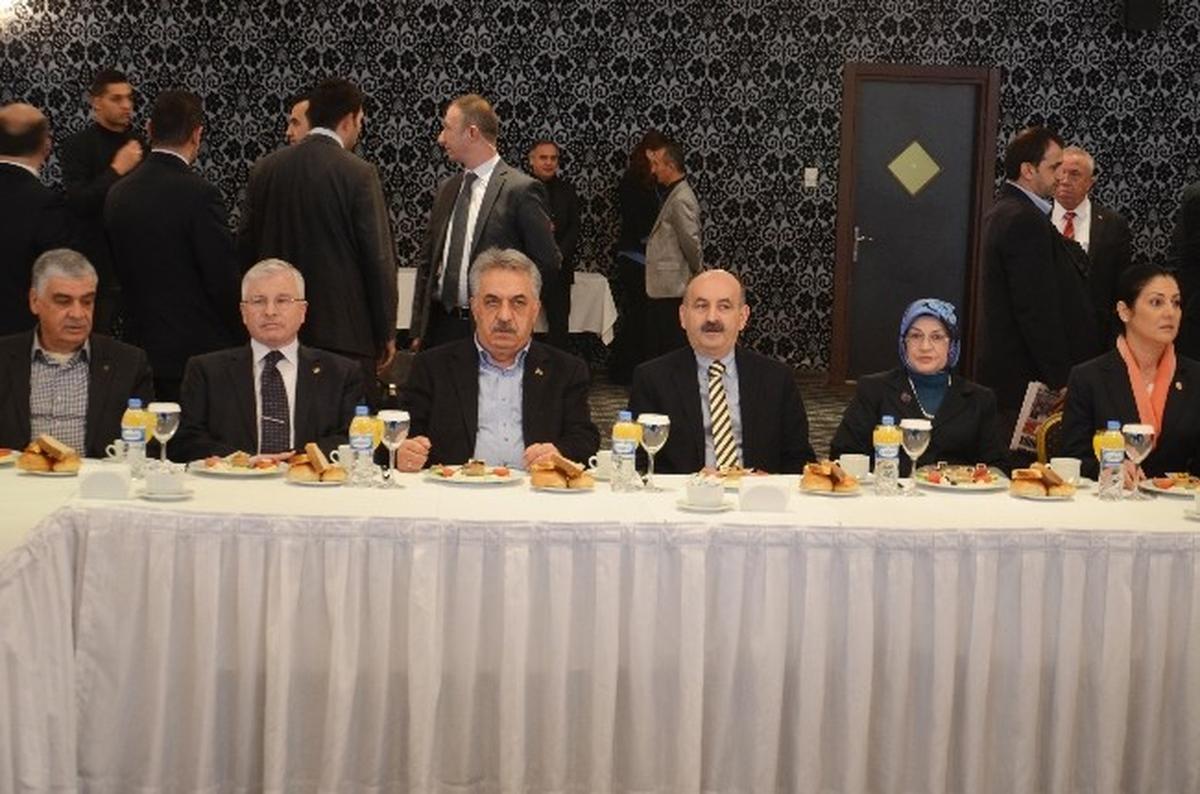 Yazıcı: "Kapıkule\'deki Tır Kuyruğu Bulgaristan\'dan Kaynaklanıyor"