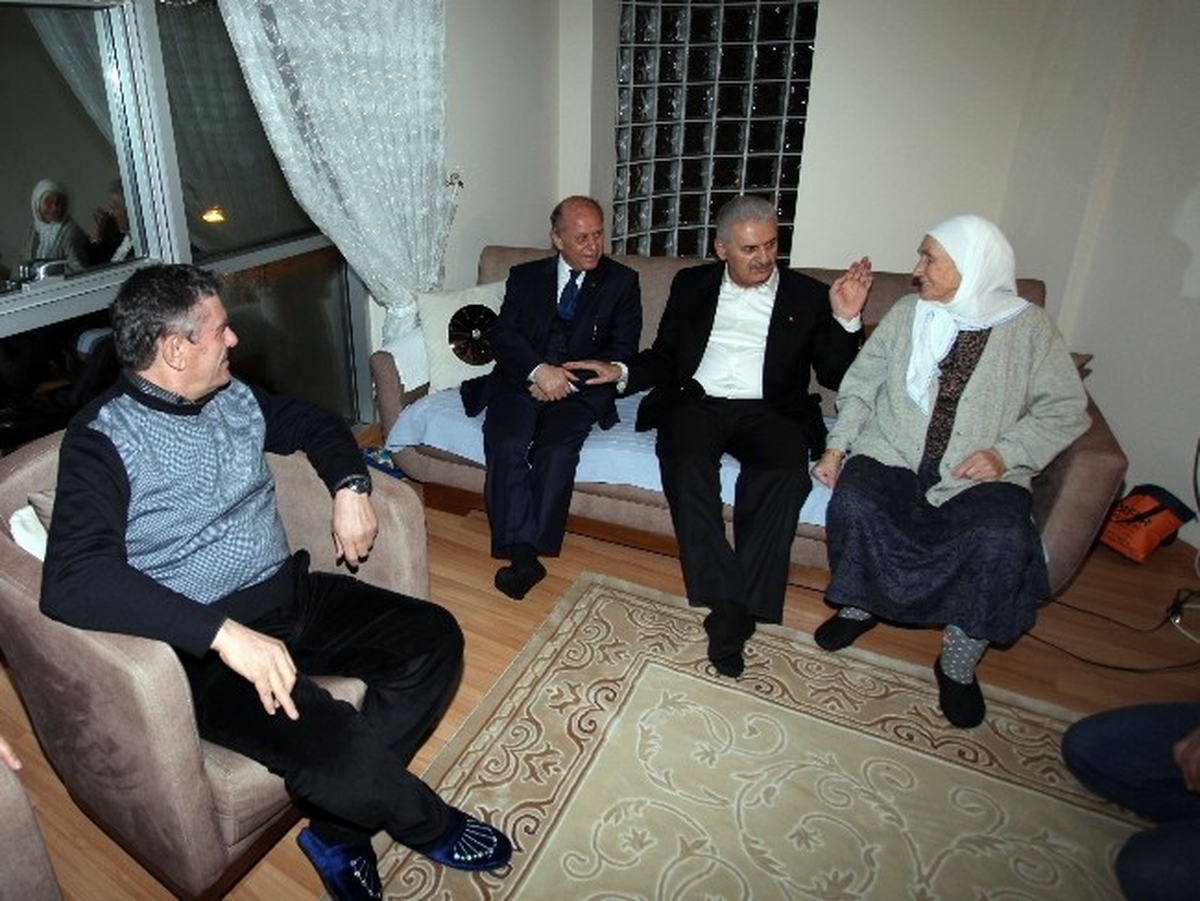 Yıldırım\'dan Taksicilere Sürpriz Ziyaret