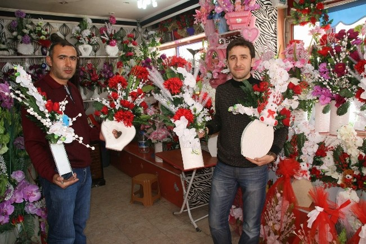 Yozgat\'ta Çiçekçiler Sevgililer Günü\'ne Hazır