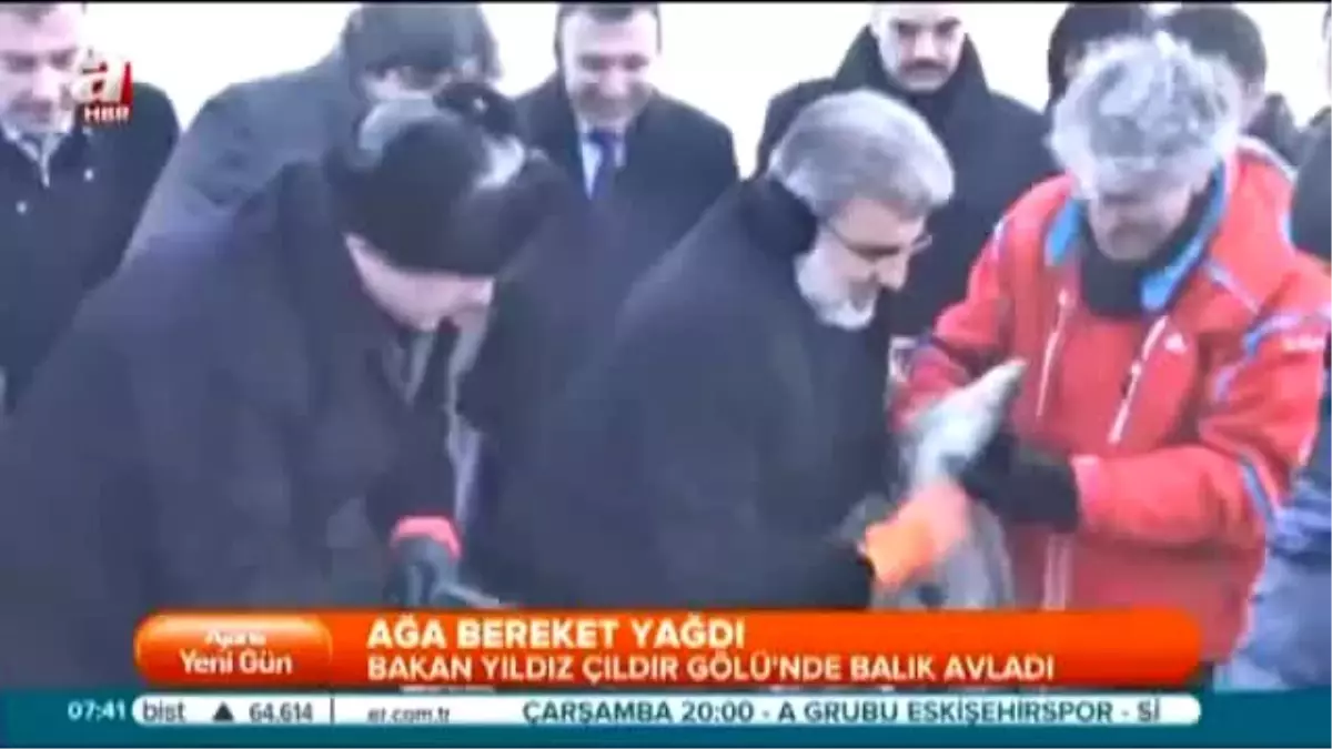 Bakan Yıldız Gölde Balık Avladı