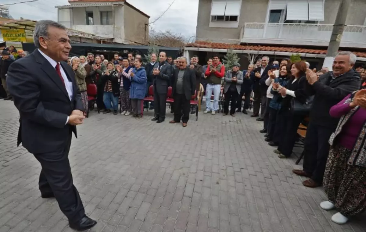 Başkan\'ı Görünce, Bastonu Atıp Oynamaya Başladılar