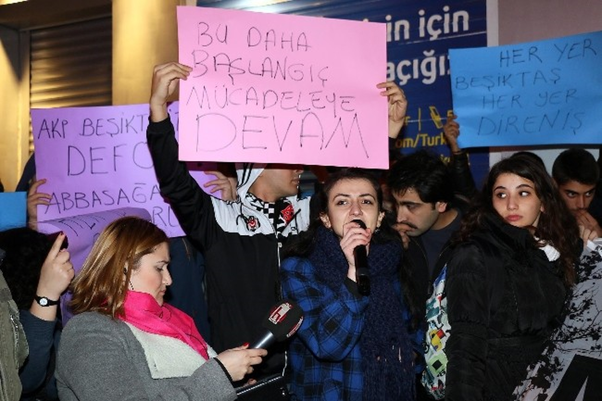 Beşiktaş\'taki Gözaltılar Yürüyüşle Protesto Edildi