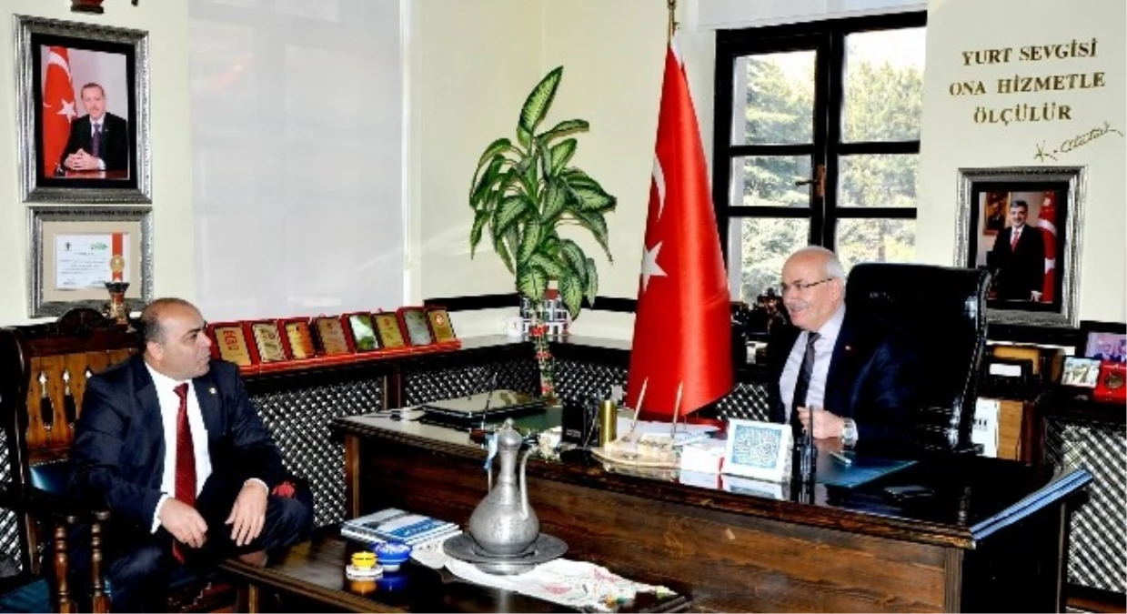 CHP Belediye Başkan Adayından Ürgüp Belediye Başkanı Yıldız\'a Ziyaret