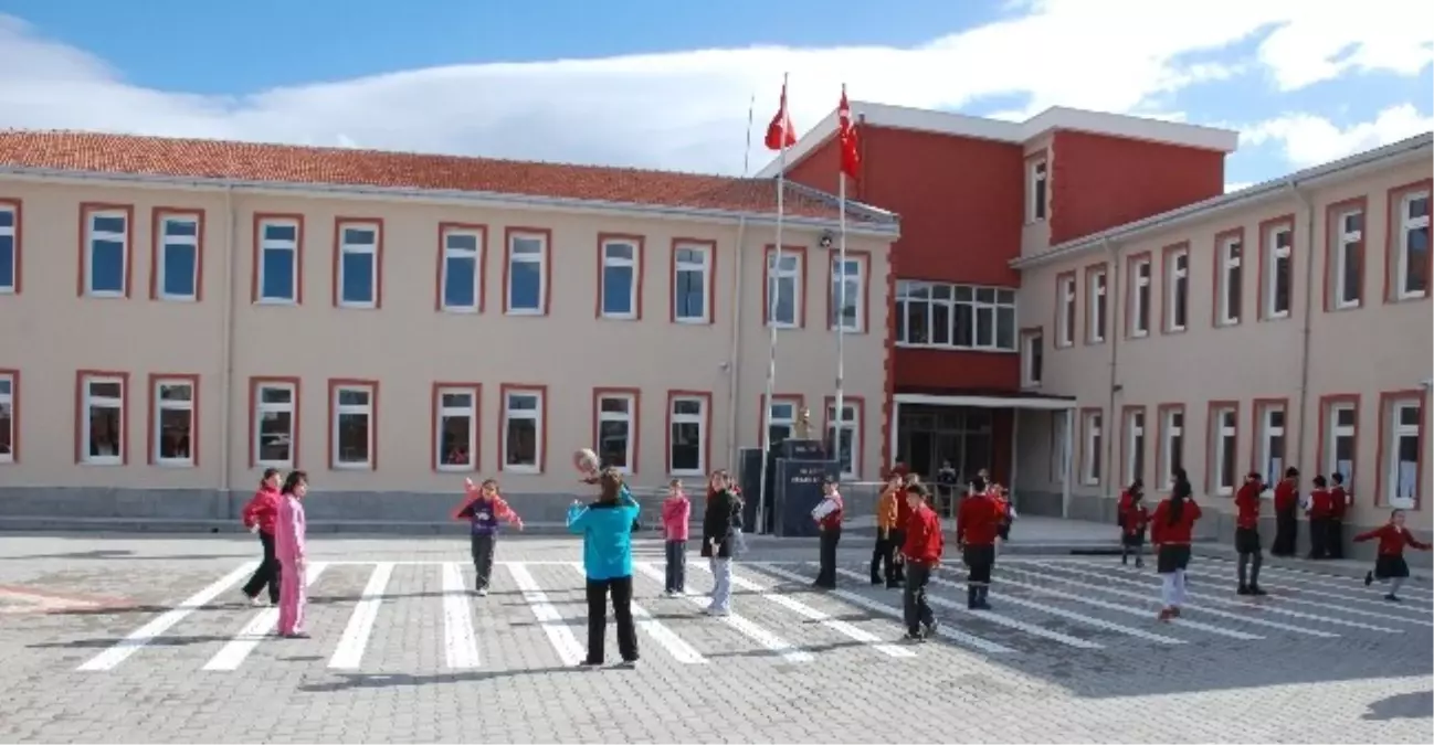 Eğitime Başladıktan 1 Gün Sonra Okulları Değişecek