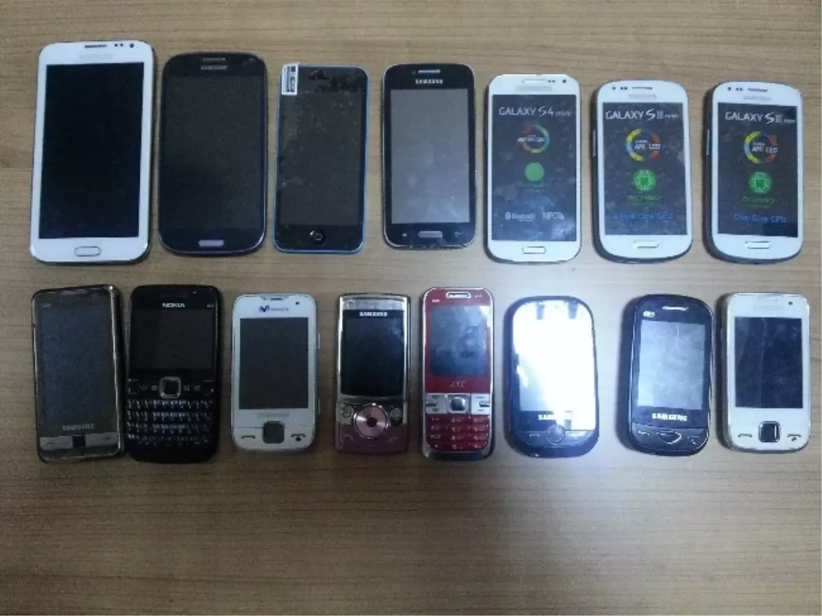 Erzurum\'da 89 Adet Kaçak Telefon Ele Geçirildi