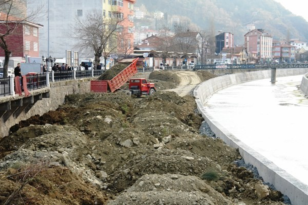 İnebolu\'da Örnek Dere Islah Projesine Başlandı