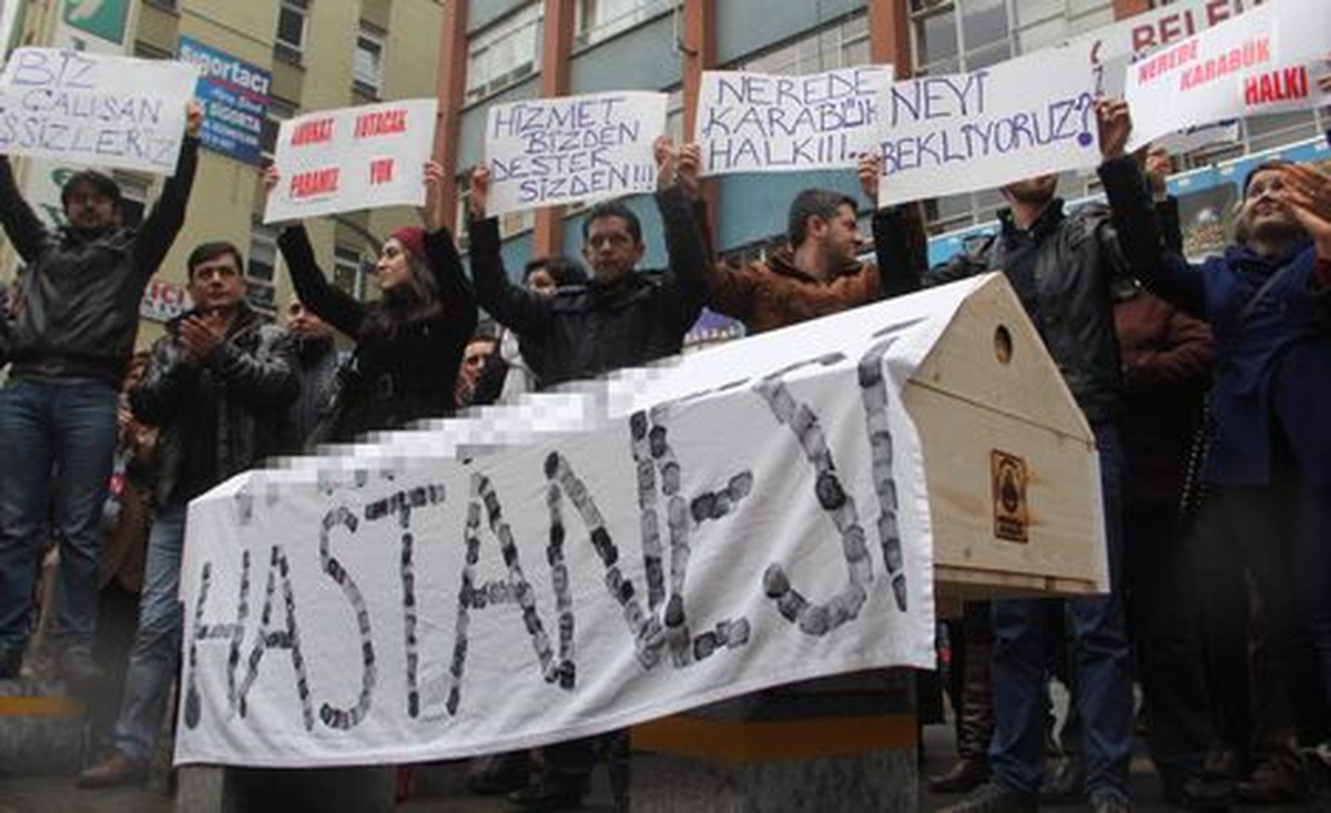 Özel Hastane Çalışanlarından Tabutlu Eylem
