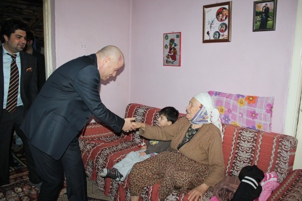 Pekgüzel\'den Terziler Köyünde Sürpriz Ziyaret