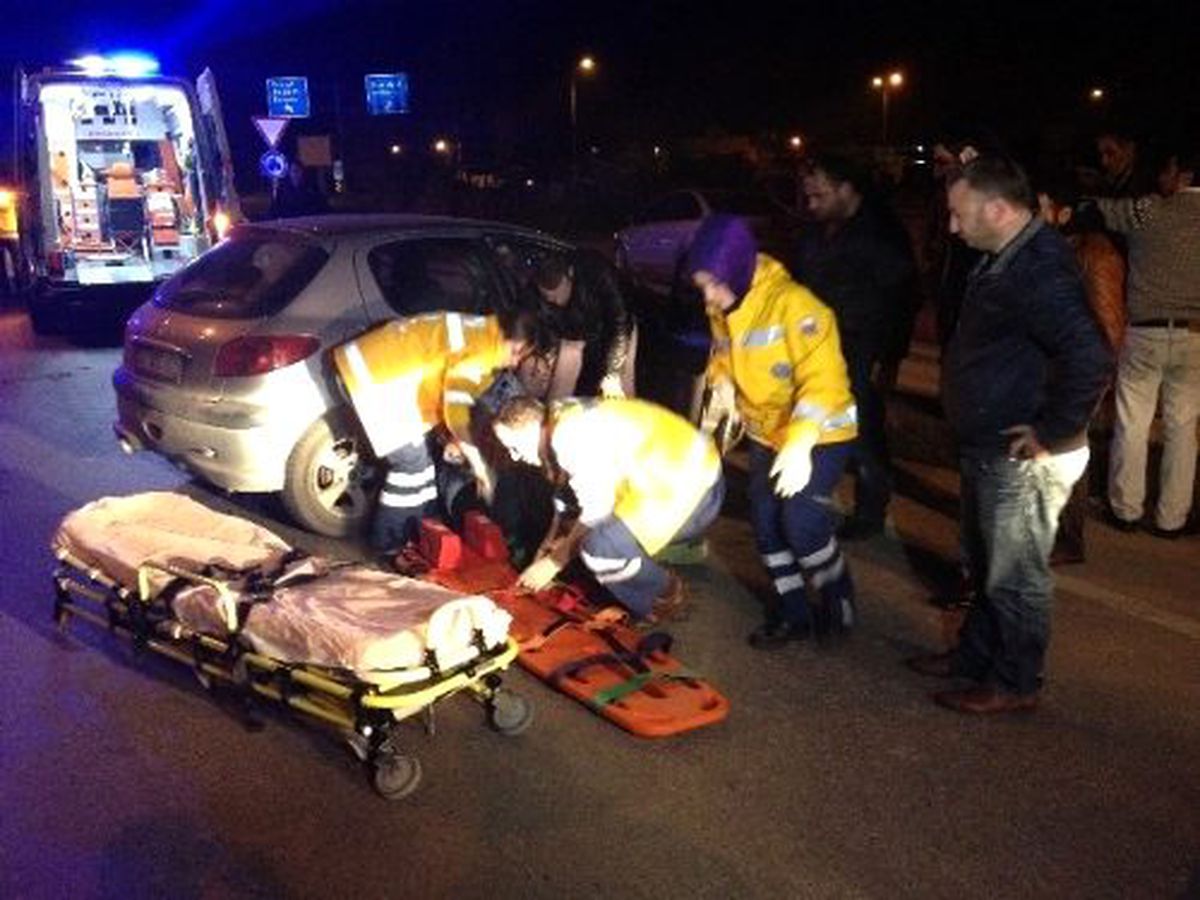 Sakarya\'da Trafik Kazası: 2 Yaralı