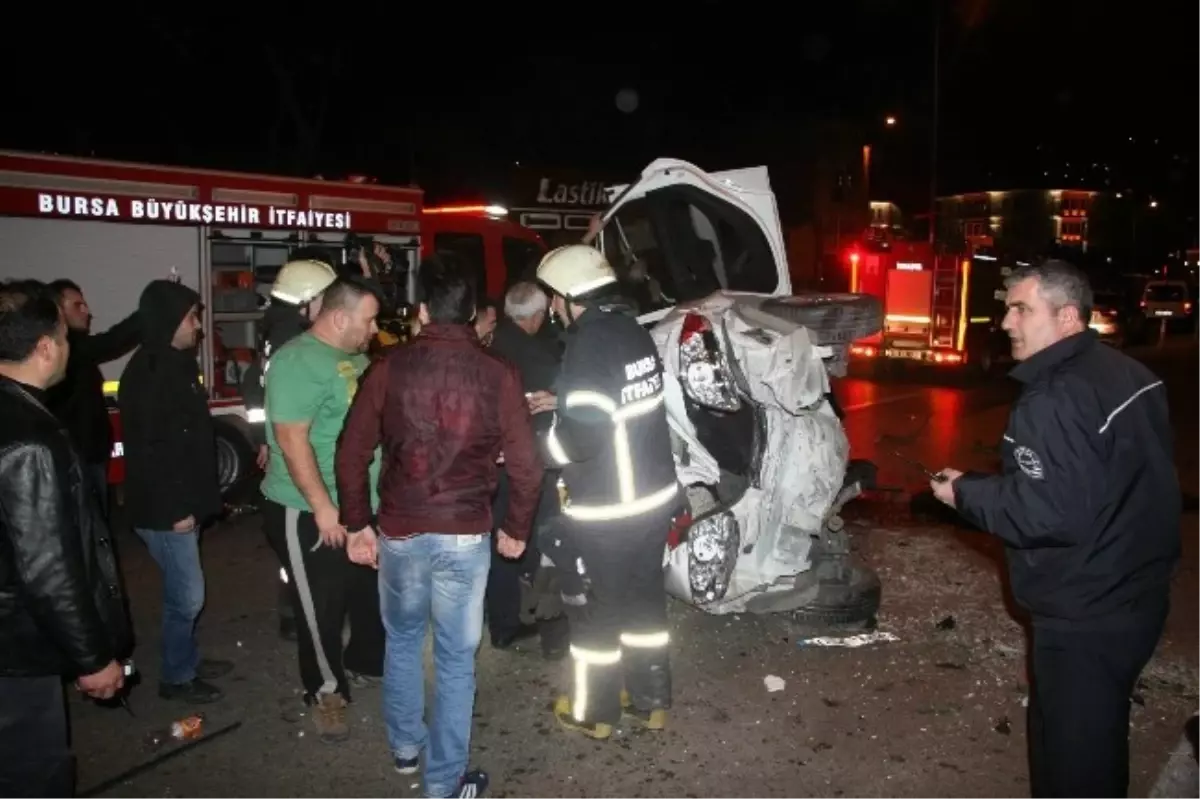 Uçan Otomobil Hurdaya Döndü, Sıkışan Sürücüsünü İtfaiye Kurtardı...(Özel Haber)