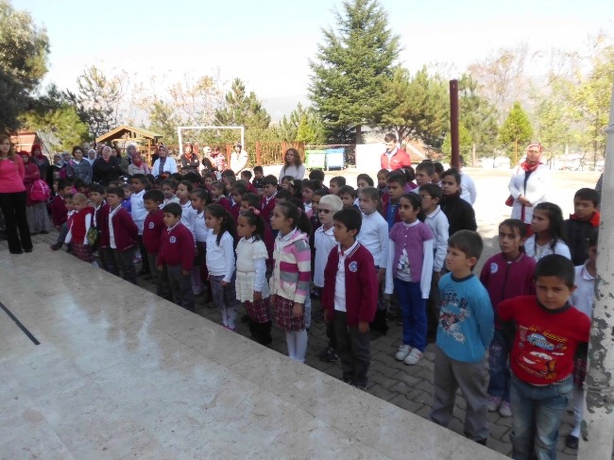 Yarıyıl Tatili Bitti, Zil Çaldı