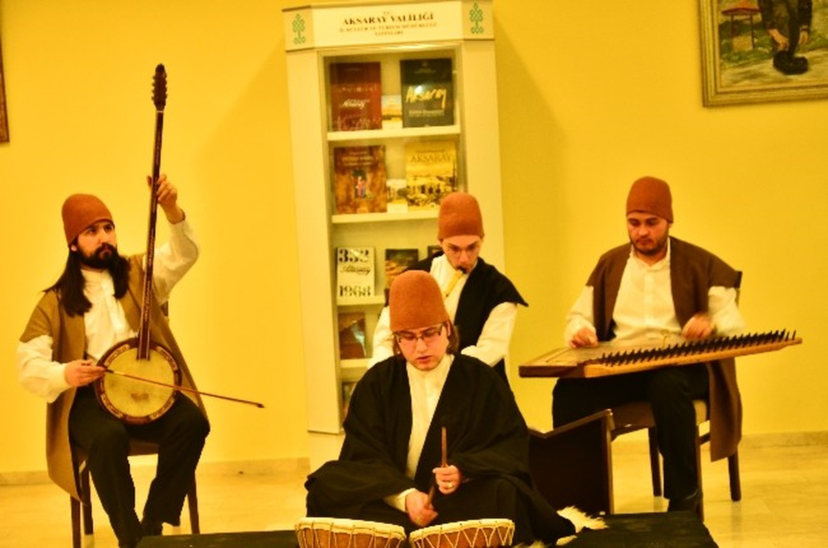Aksaray\'da "Mevlana-Aşk ve Barış Çığlığı" Adlı Oyun Sahnelendi