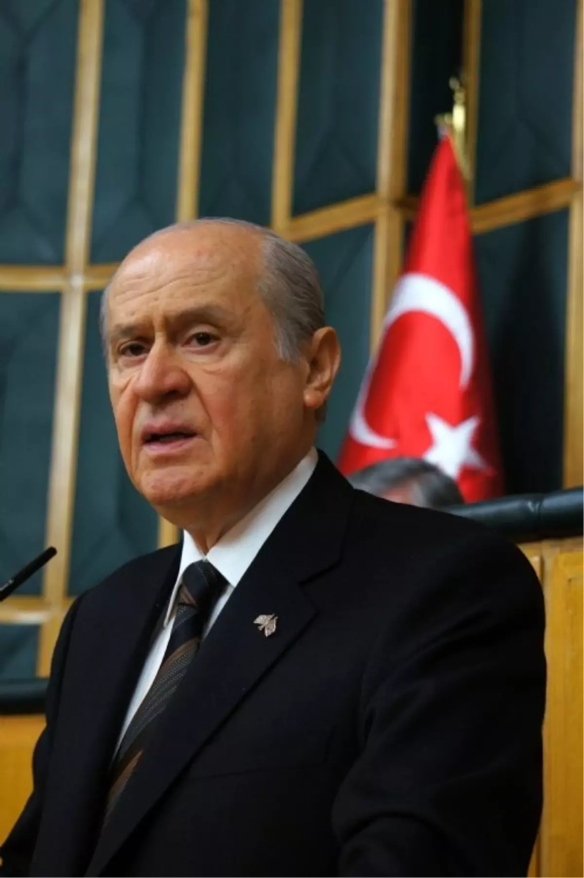 Bahçeli Başbakan\'a Kemal Sunal\'la Yüklendi