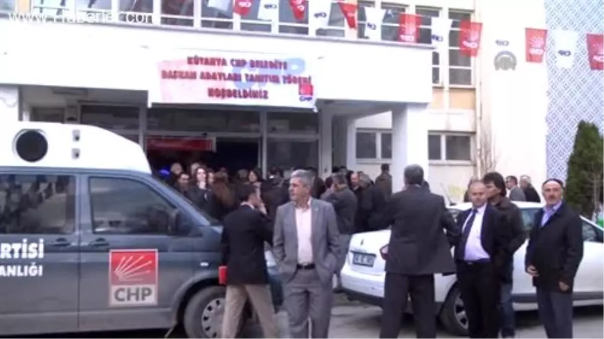 CHP, Kütahya Belediye Başkan Adayı Altunseven\'i Tanıttı