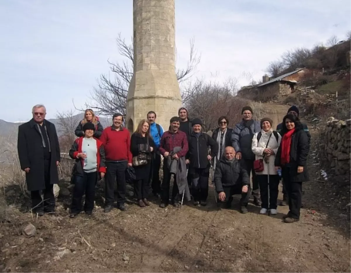 Doğaseverler Bin 600 Metre Rakımlı Canca Kalesine Yürüdü