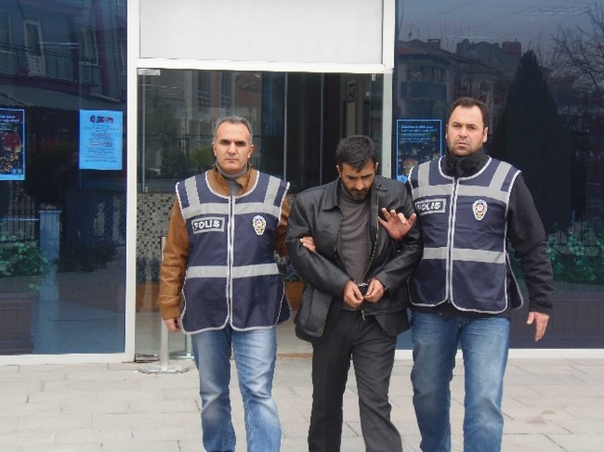 Erkek Hırsızın Cebinden Kadın Çorabı, Kadın Hırsızın Çantasından Kurbağacık Çıktı
