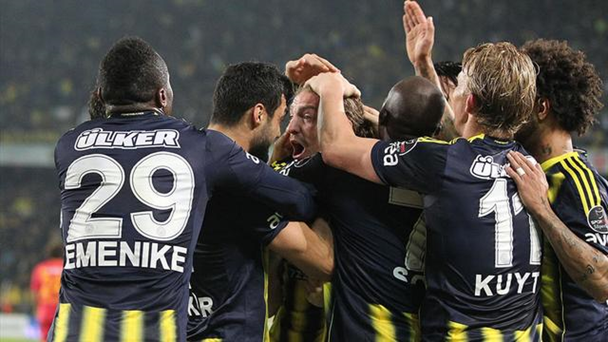 Fenerbahçe\'ye Teklifler Geliyor