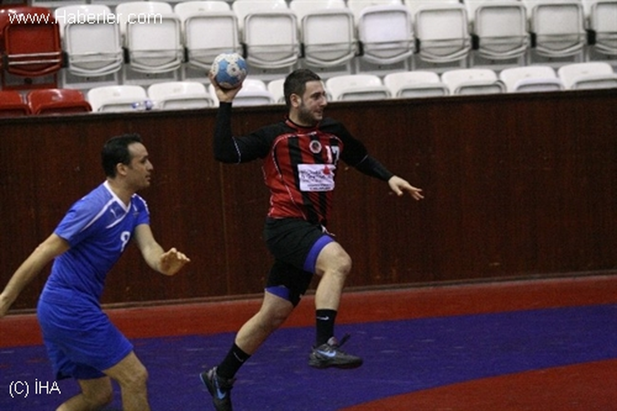 İzmir Büyükşehir Belediyesi: 26 Gençlerbirliği: 27