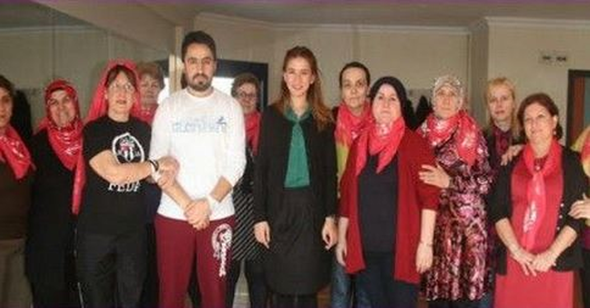 Kadın Meclisi Üyelerinden Oluşan Folklor Ekibi, Gösteriye Hazırlanıyor
