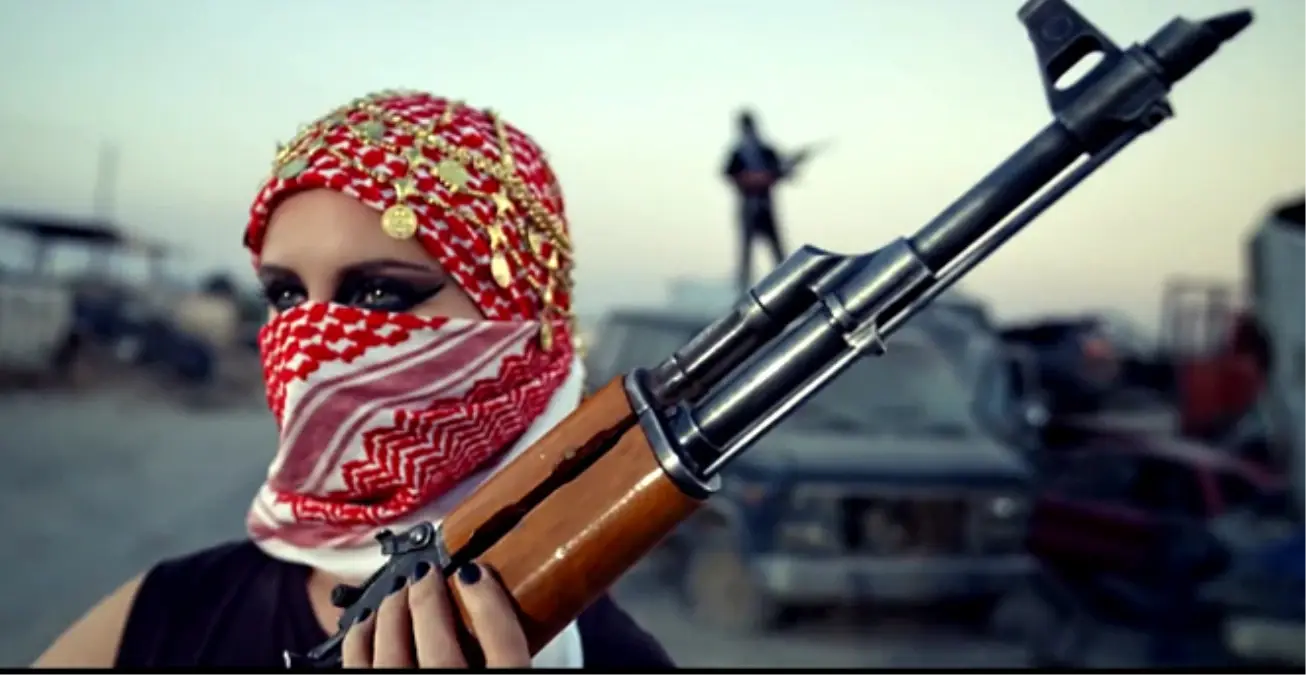 Kürt Kızı Helly Luv\'dan Molotoflu Klip