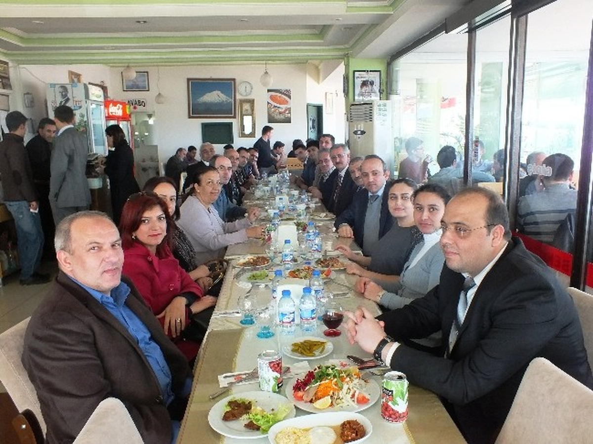 Sakarya Bağımsız Sağlık Sen Üyeleriyle Yemekte Buluştu