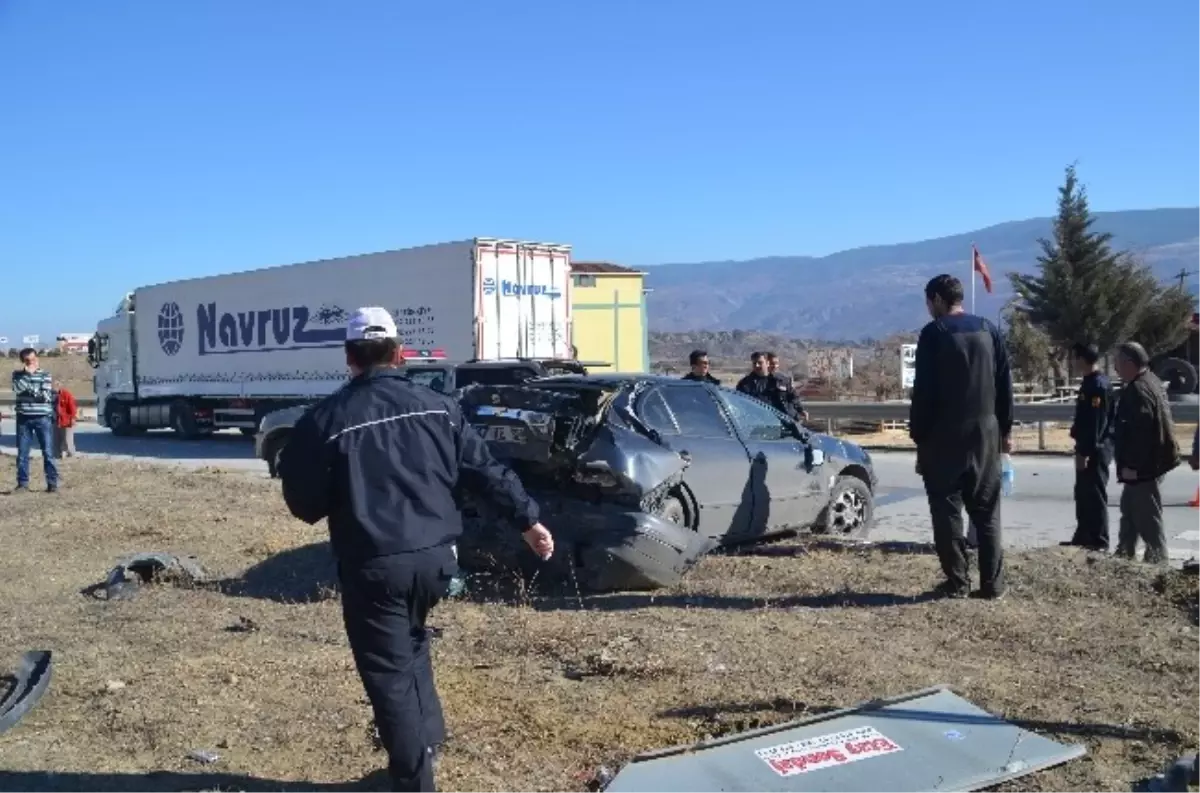 Tosya\'da Trafik Kazasında 2 Kişi Yaralandı