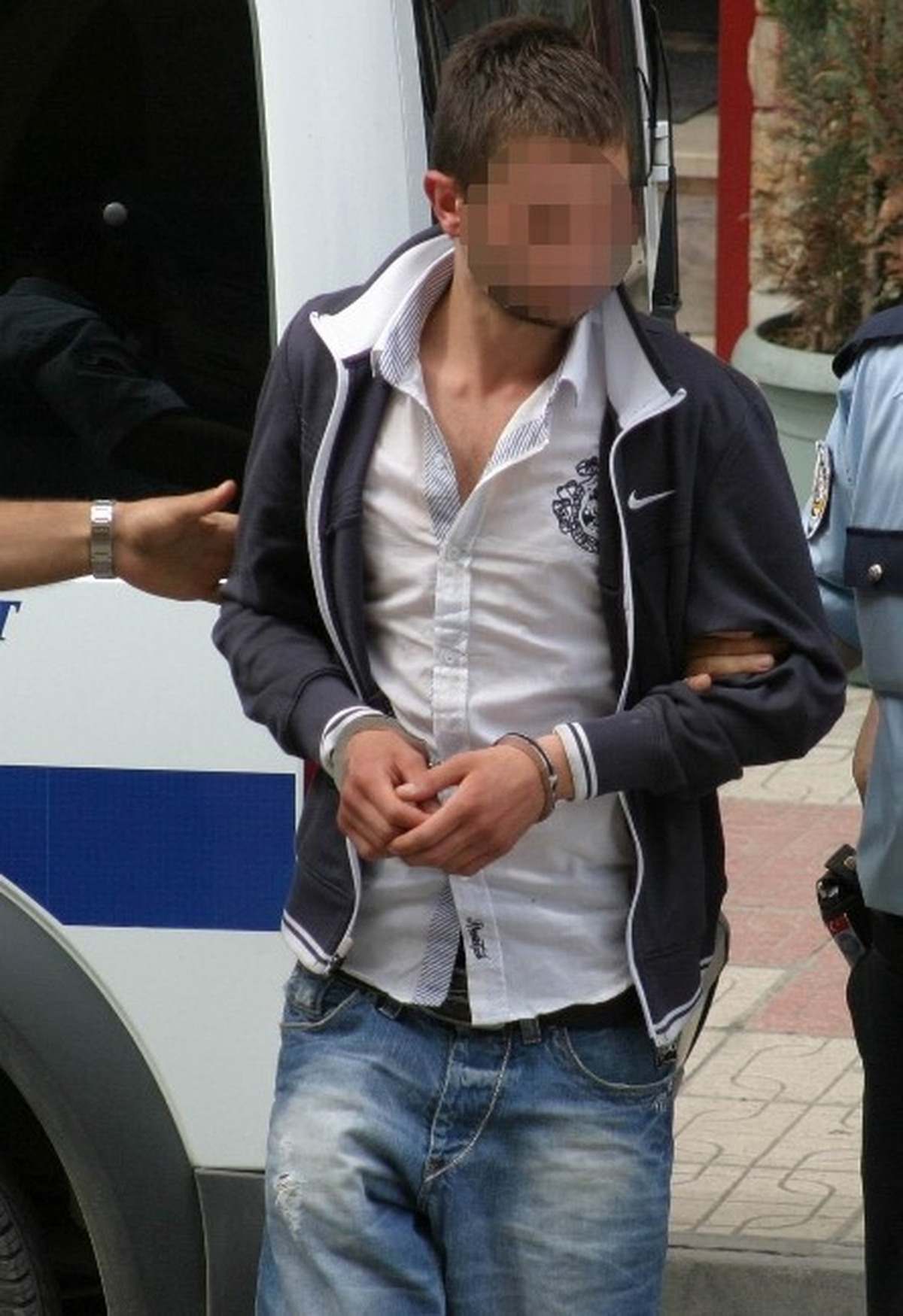 Uyuşturucudan Yargılanan Genç Suçlamayı Kabul Etmedi