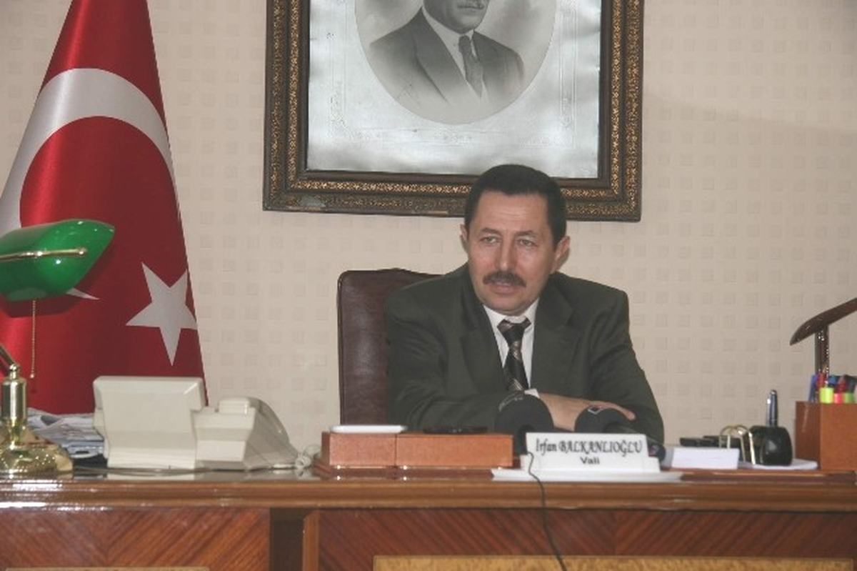 Vali Balkanlıoğlu\'ndan Suriyeli Sığınmacılara Yardım Çağrısı