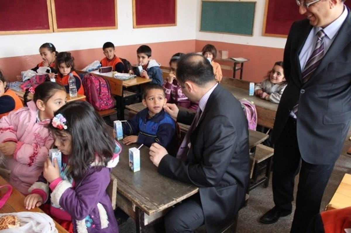 Yazıhan\'da Okul Sütü Dağıtımı Yapıldı