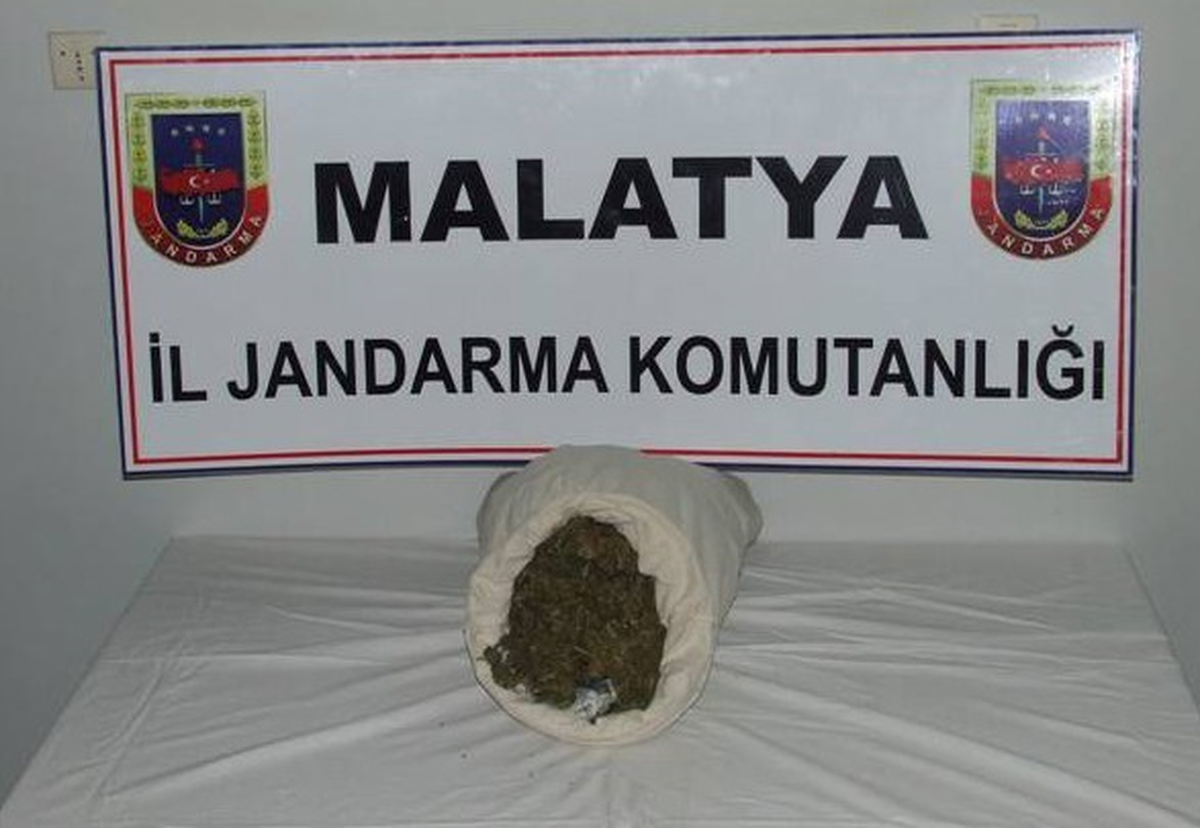 Yolcu Otobüsünde Esrar Ele Geçirildi