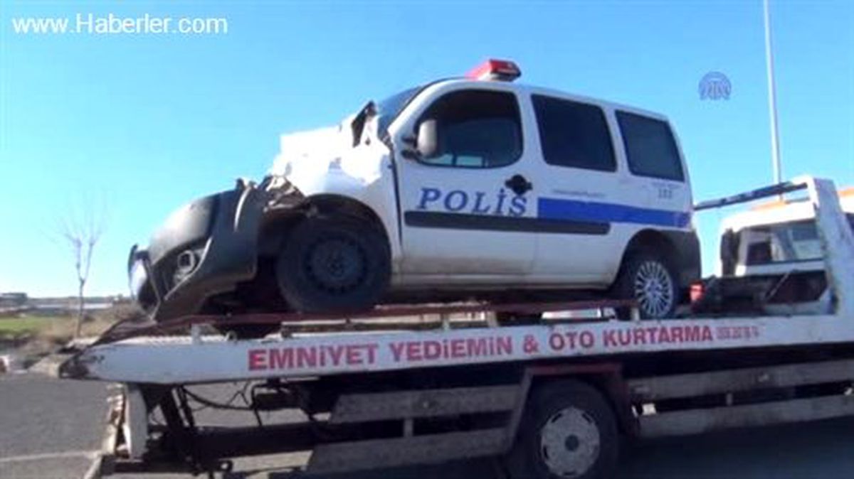 Siverek\'te Zincirleme Trafik Kazası: 2\'si Polis 5 Yaralı