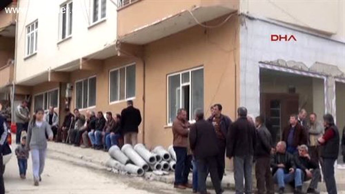 Ağır Yaralı Evinin Önüne Bırakılan Liseli Berke Öldü