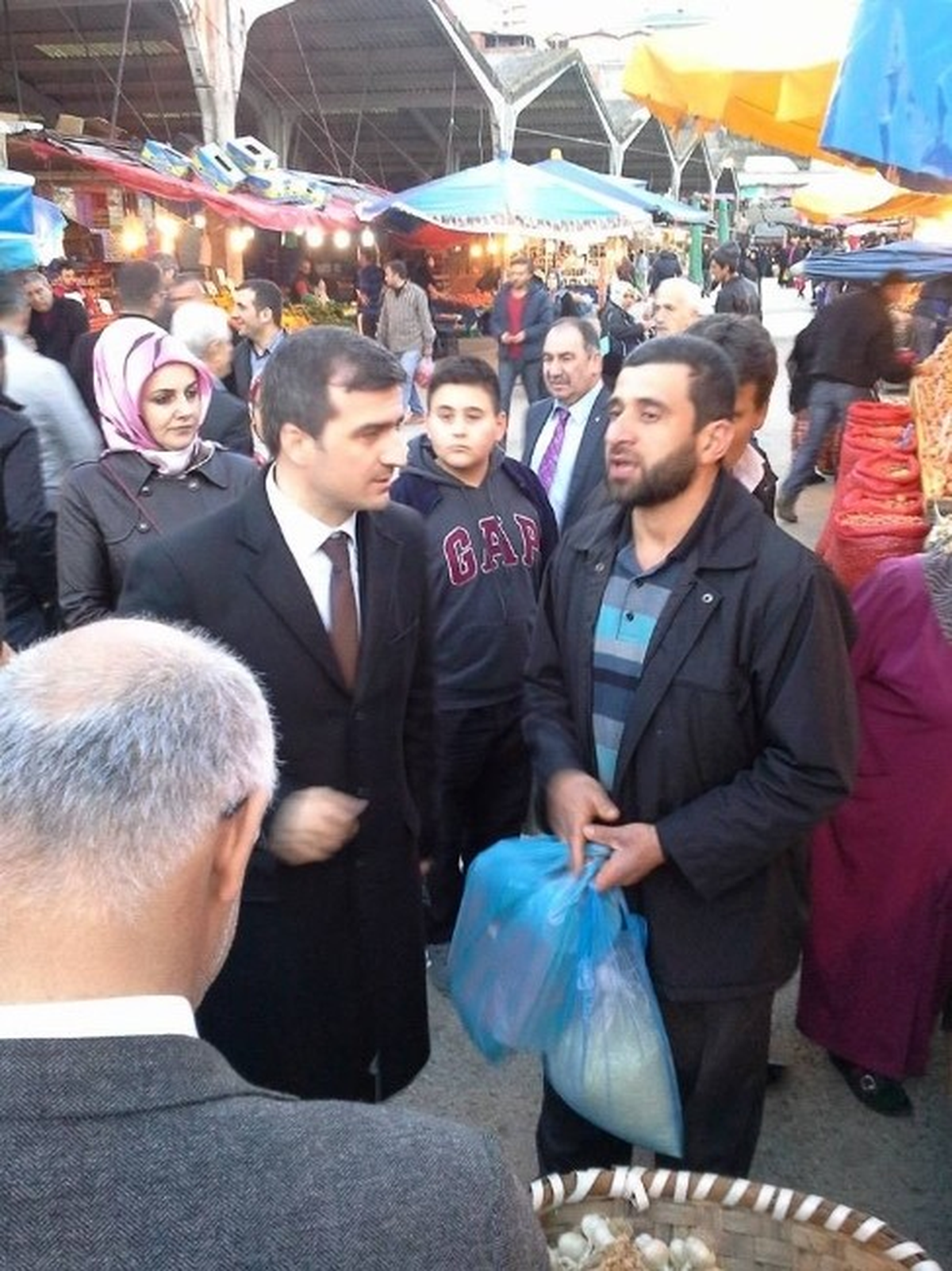 Başkan Adayı Yemenici Halktan Büyük İlgi Görüyor