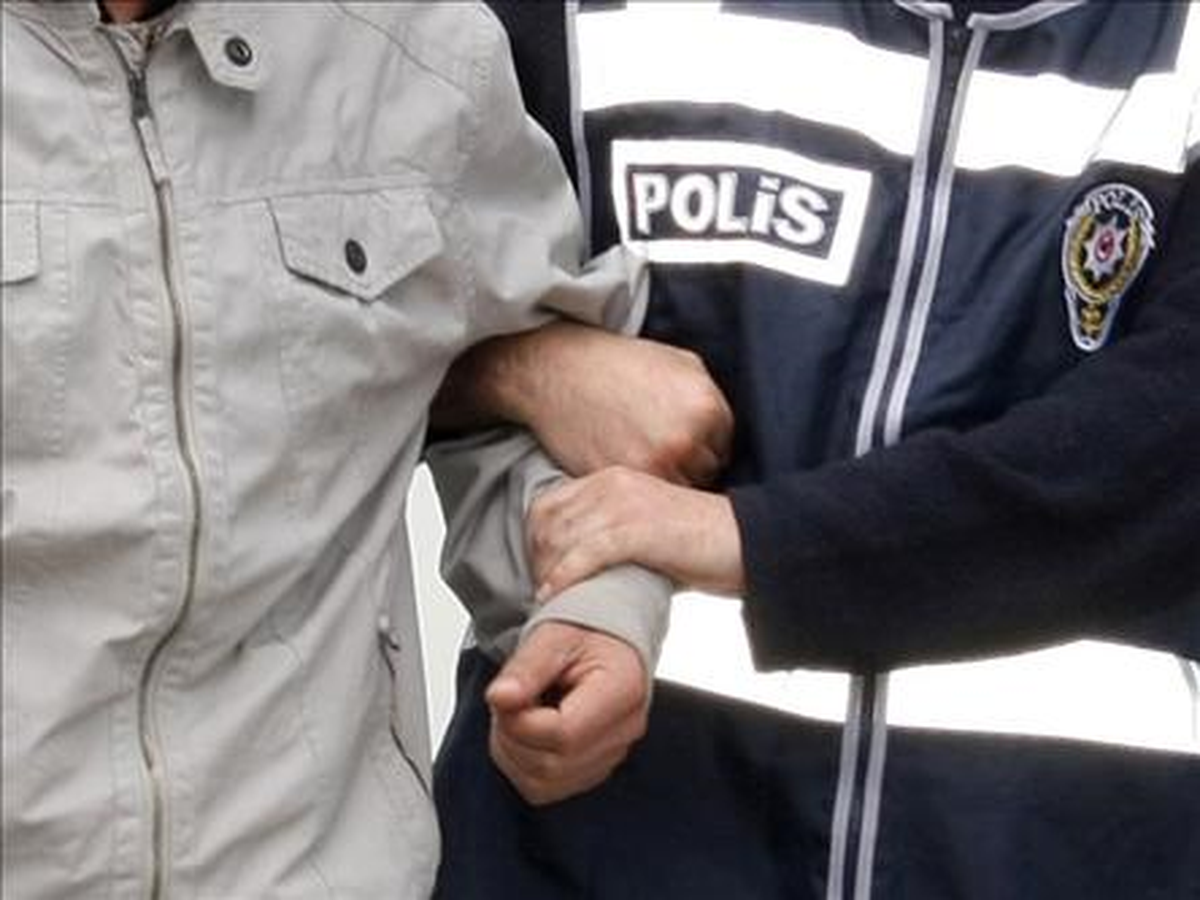 Saruhanlı\'da Çaldığı Bilgisayarları Satarken Yakalandı