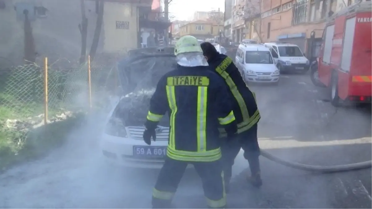 Çorlu\'da Seyir Halindeki Polis Aracında Yangın Çıktı