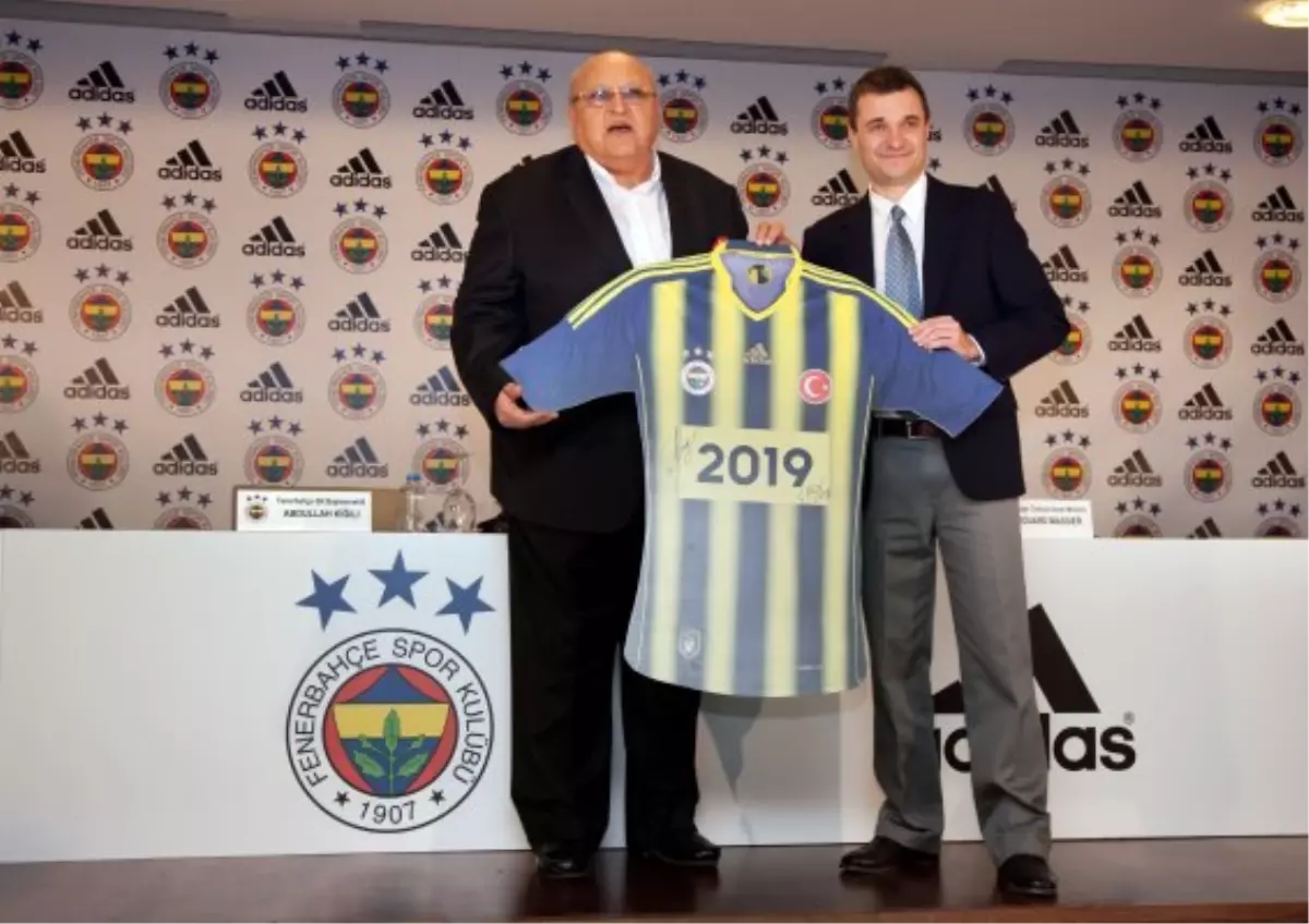 Fenerbahçe Adidas ile Anlaşmasını 2019\'a Kadar Uzattı