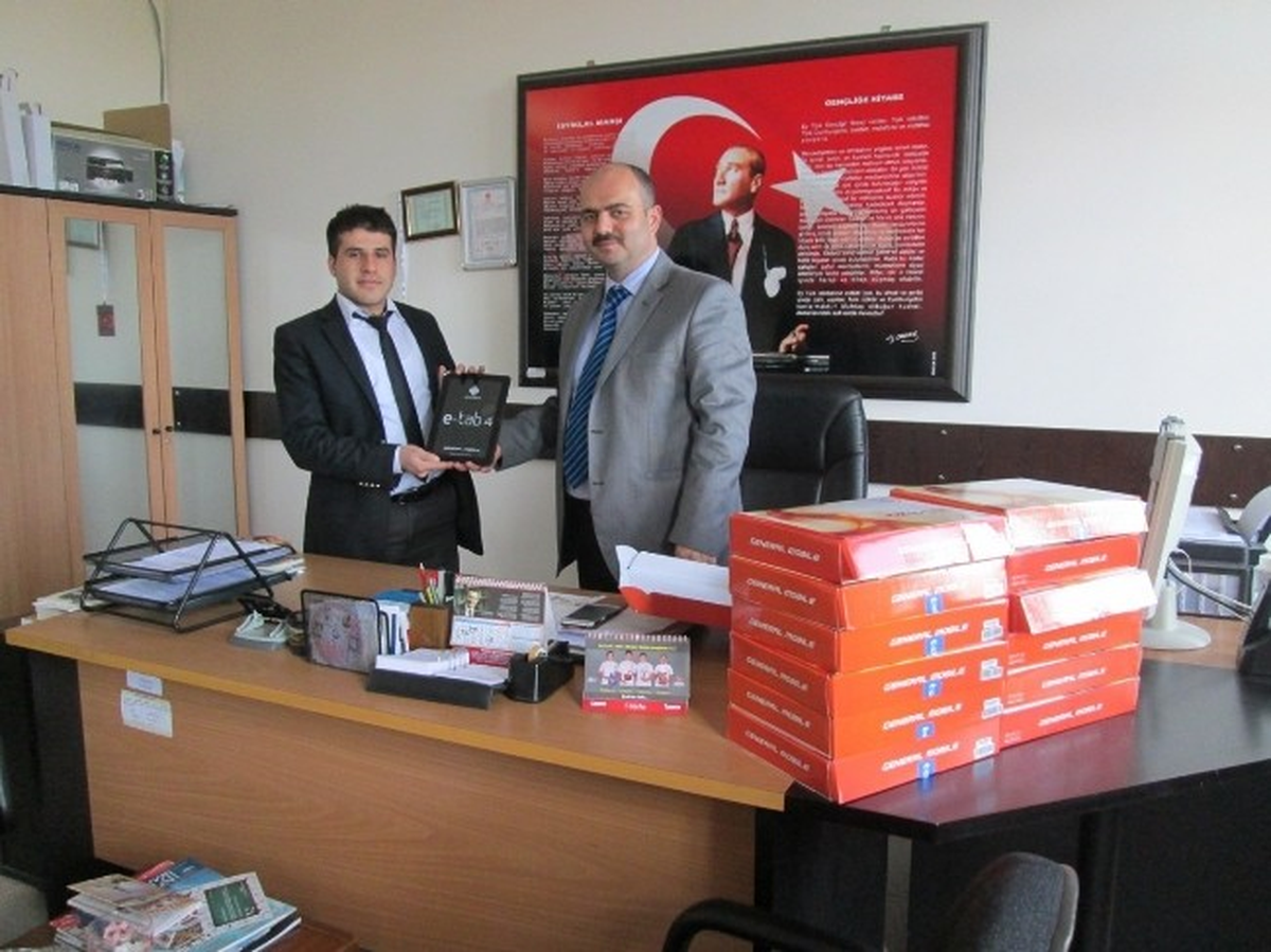 Hisarcık İHL Öğretmenlerine Bilgisayar Dağıtıldı