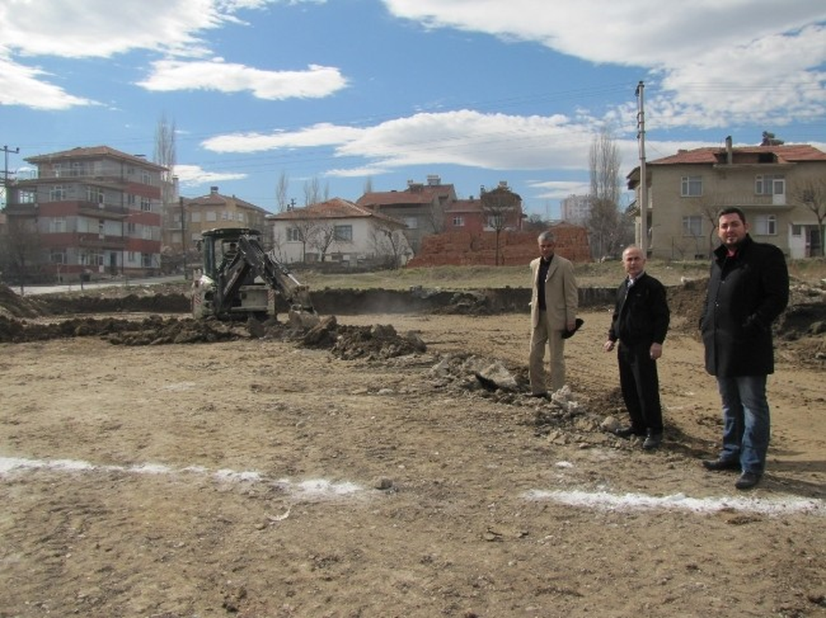 Hisarcık\'ta 16 Derslikli Merkezi Okul İnşaatına Başlandı