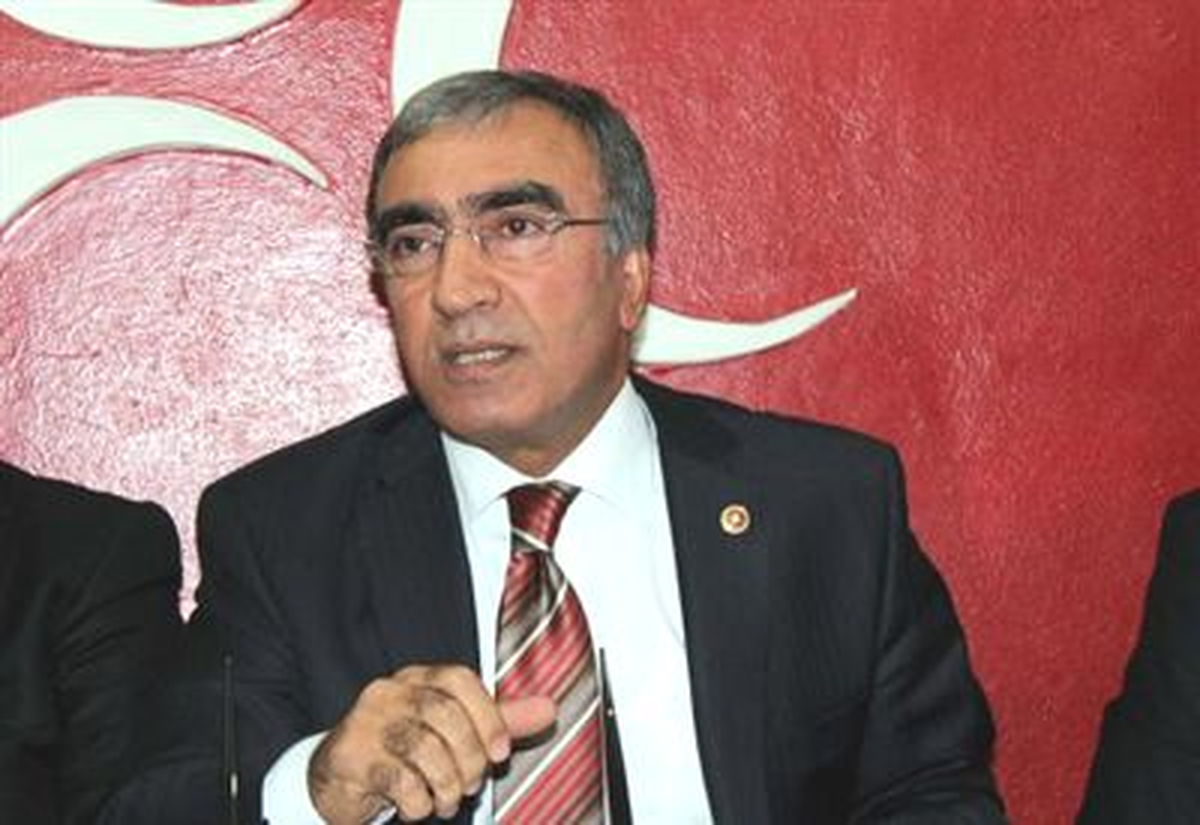 MHP\'li Öztürk: Millete Küfür Eden Müteahhit Hakkında Soru Önergesi Verdik