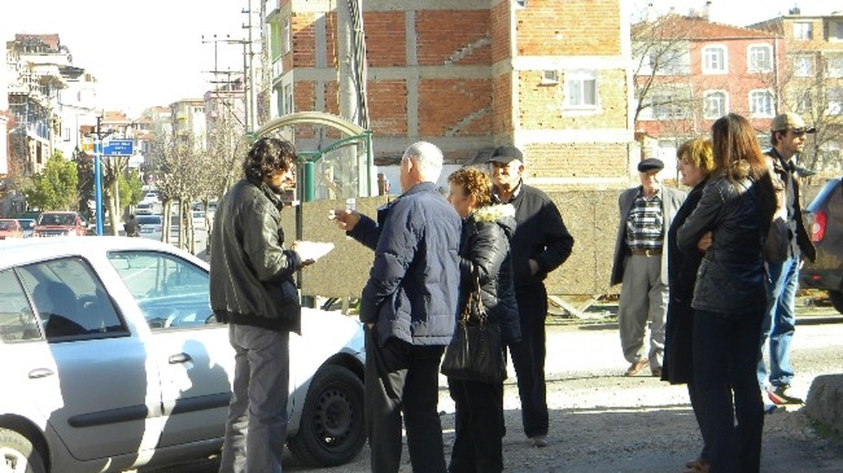 Uzunköprü\'de Cadde Ortasında Kapkaç