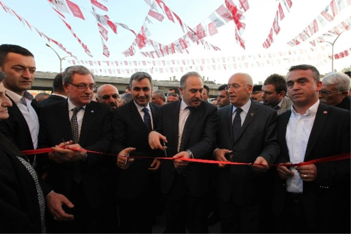 Başkan Yaşar, Batıkent Seçim İletişim Merkezi\'ni Açtı
