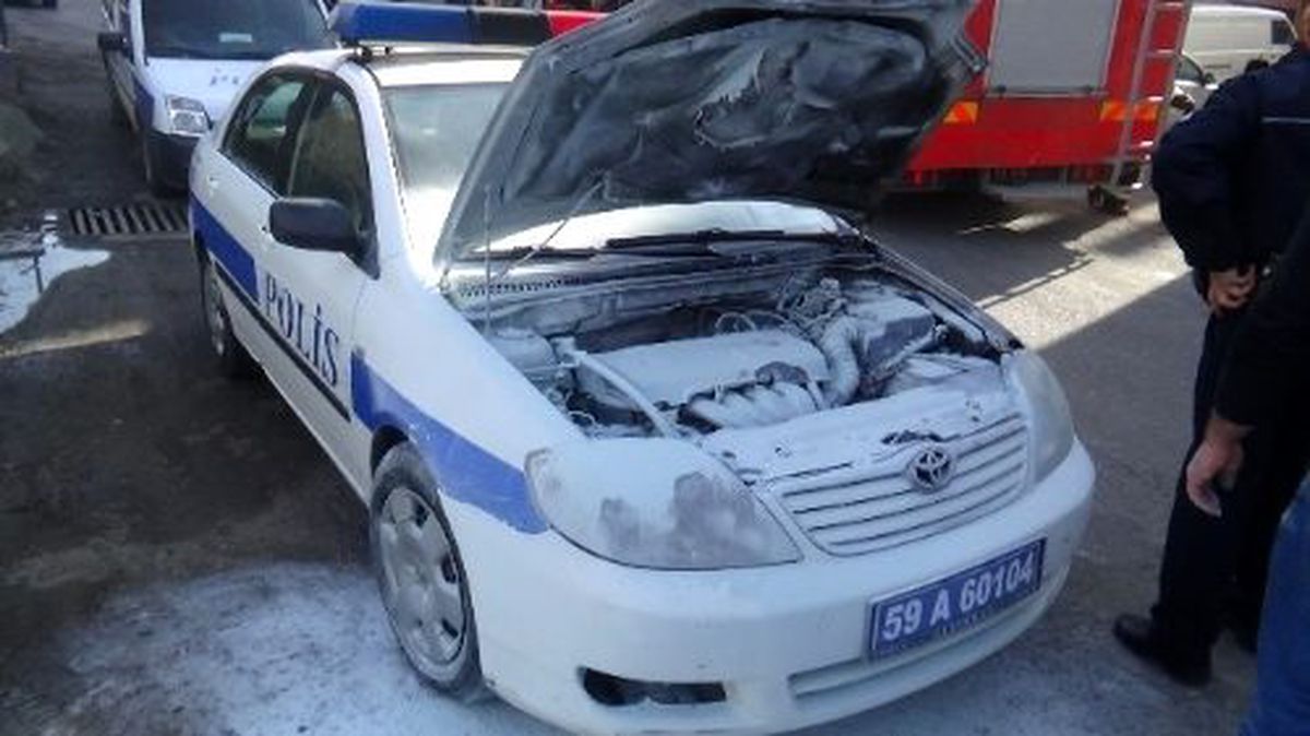 Seyir Halindeki Polis Aracı Yandı