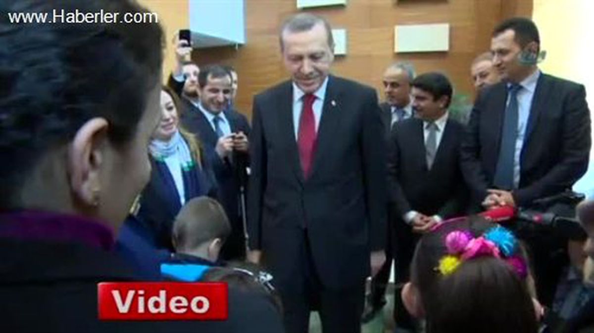 Engelli Çocuklara Şefkat Elini Uzattı