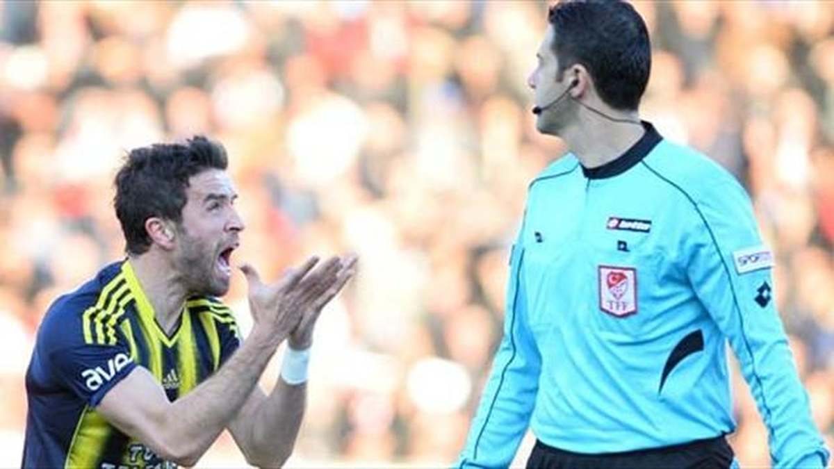 Fenerbahçe\'de Gökhan Gönül de Sakatlandı