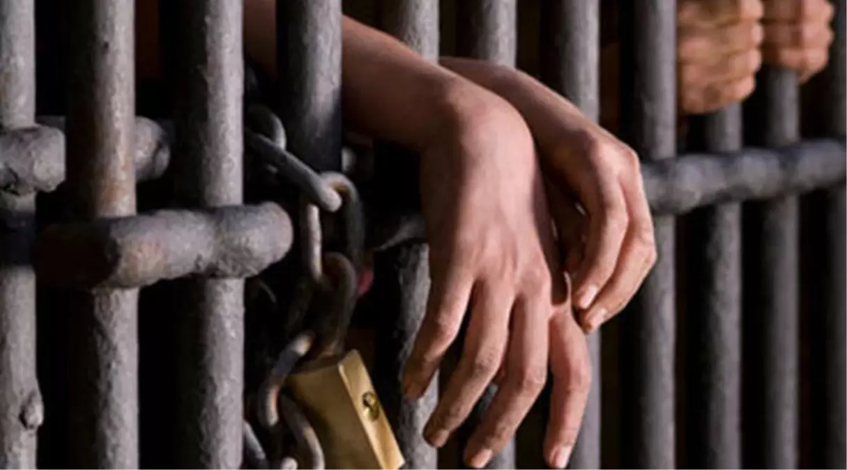 İzmir\'de Kuzenlerini Öldüren 2 Kardeş Tutuklandı